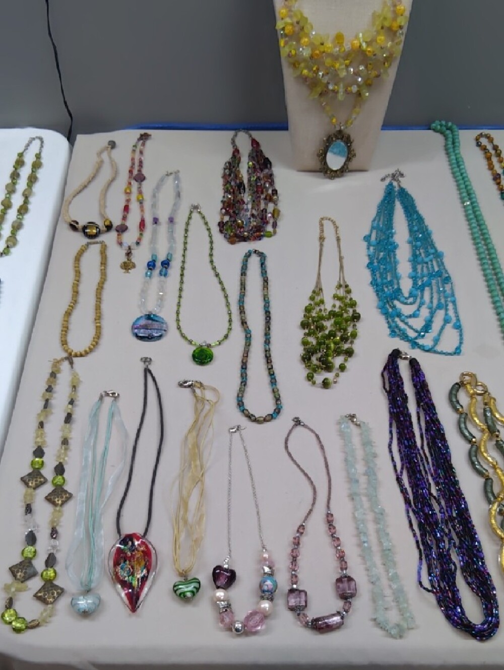 Preview For 6-2-26 16lb Glass Lot - Picture 9 of 17